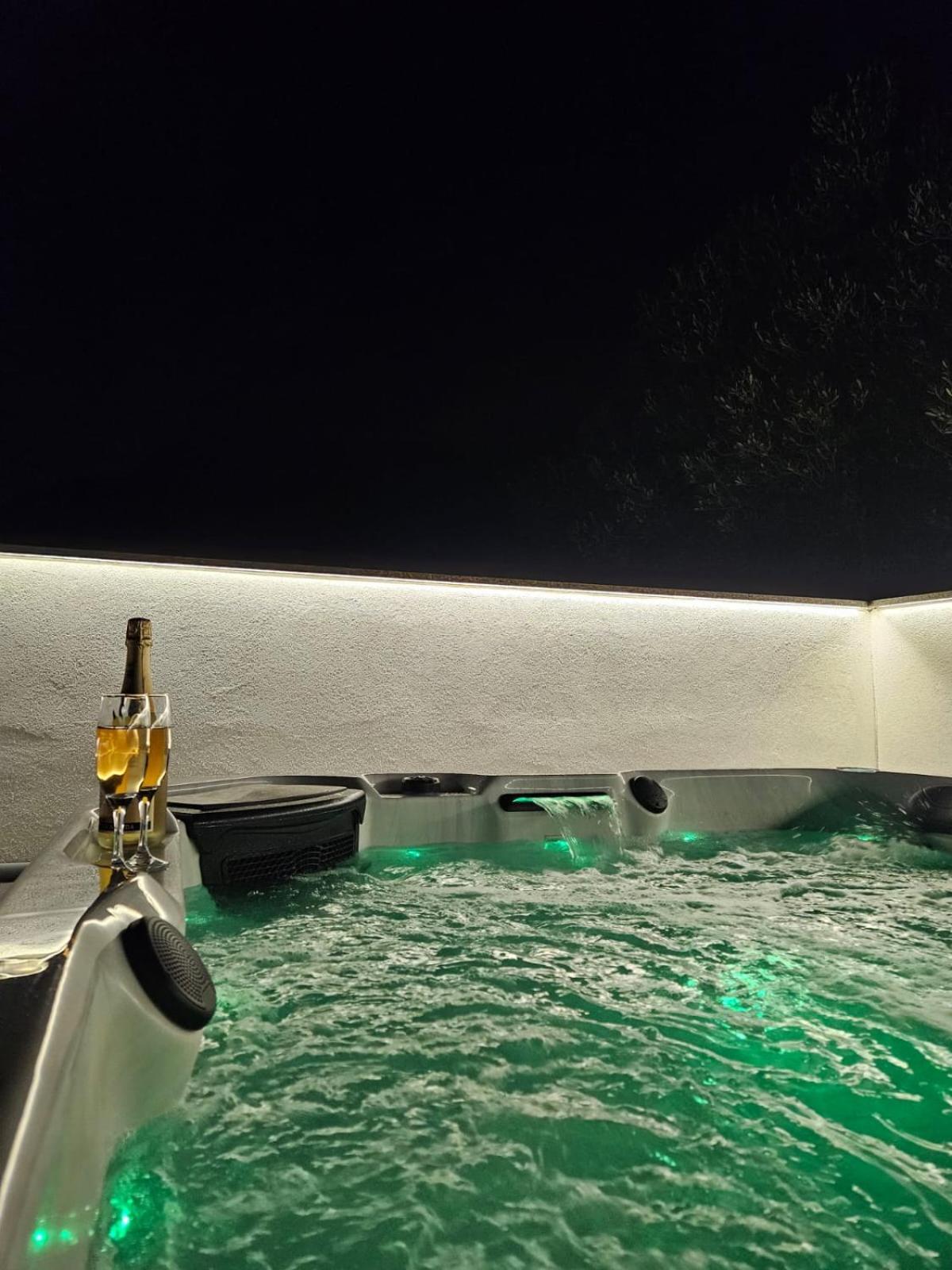 Apartman Koko With Private Jacuzzi 마카르스카 외부 사진